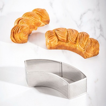 Pavoni Viennoiserie Mezzaluna Microperforated Stainless Steel Ring- 157mm x 50mm x 45mm